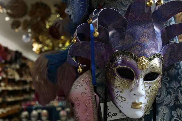 What to see in Venice a mask shop