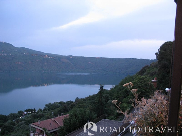 Lake Albano - Italy The small volcanic crater lake Albano, because of the depth of its waters and green forests that <br/>surround it offers the best enchanting views of the Castelli Romani tour. .