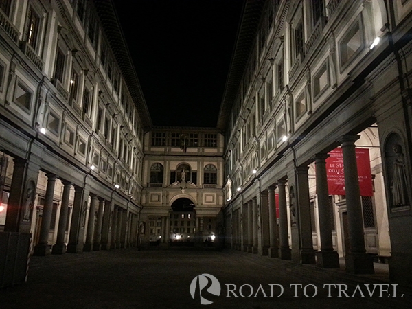 Uffizi Gallery Piazzale degli Uffizi by night with the unmistakable horseshoe shaped of the Uffizi Gallery building.