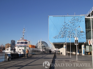 <h2>Genova Old Port cruise</h2> Genova Old Port cruise The boat dock for the Old port of Genoa small cruise.