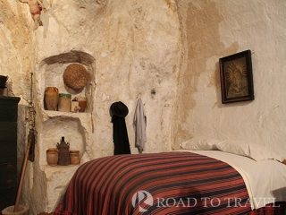 &lt;h2&gt;Casa Grotta in the sassi&lt;/h2&gt; Casa Grotta in the sassi Casa Grotta inside the dwellings, beds were built high off the floor in order for the animals to have<br/> the run of space underneath. The distance off the floor also helped to avoid the cold earth beneath.<br/> The younger children shared the bed with their parents, while the older children would clear off<br/> whatever work surface was available and curl up for their nightly slumber.