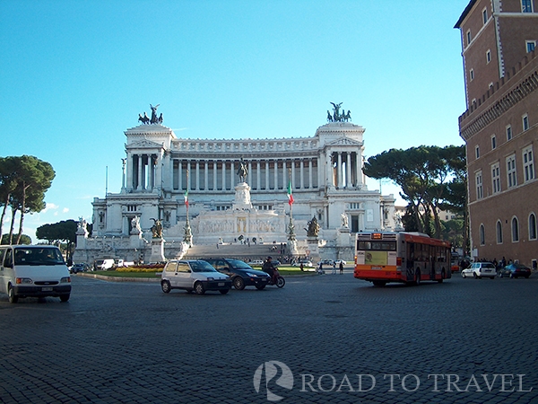 Piazza Venezia View of Piazza Venezia and monument to Vittorio Emanuele II, first king of Italy, from via del Corso.