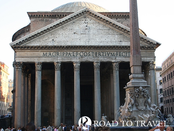 Pantheon The Pantheon, one of the main attractions to see in Rome, do not miss it during your private tours of Italy.